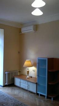 short term rent in his apartment, Kyiv - apartment by the day