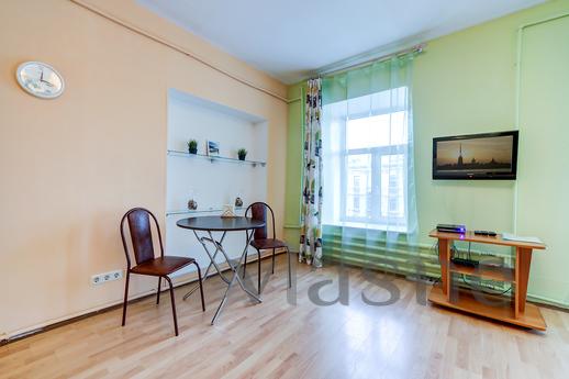 Studio apartment overlooking the Nevsky, Saint Petersburg - mieszkanie po dobowo
