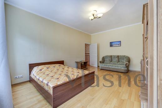 Spacious 2-bedroom apartment, Saint Petersburg - günlük kira için daire