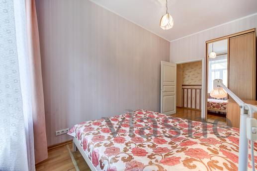 Spacious 2-bedroom apartment, Saint Petersburg - günlük kira için daire