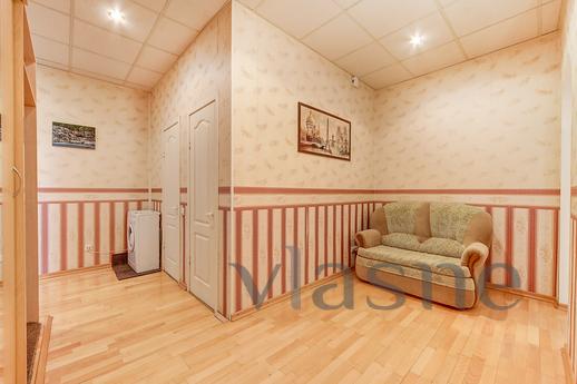 Spacious 2-bedroom apartment, Saint Petersburg - günlük kira için daire