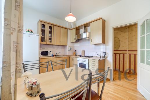 Spacious 2-bedroom apartment, Saint Petersburg - günlük kira için daire