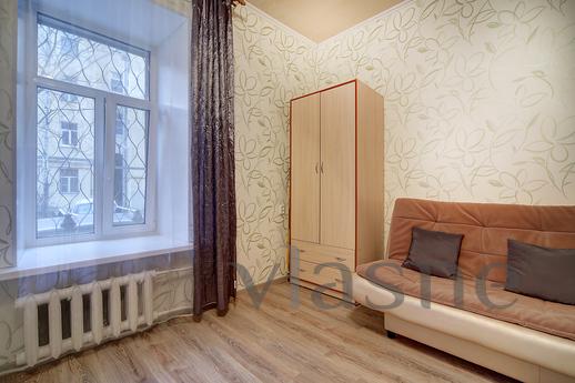 The apartment is on Kovensky Lane, Saint Petersburg - mieszkanie po dobowo