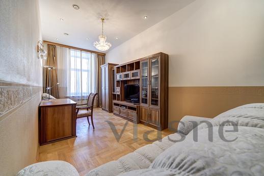 Apartment on Nevsky Prospekt, Saint Petersburg - günlük kira için daire