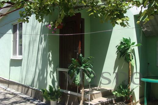 Comfortable house in the city center, Feodosia - apartment by the day