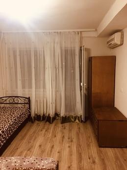 1-room apartment opposite the Okhmadet c, Kyiv - günlük kira için daire