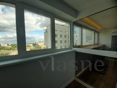 Panoramik pencereli Beresteyskaya, Kyiv - günlük kira için daire
