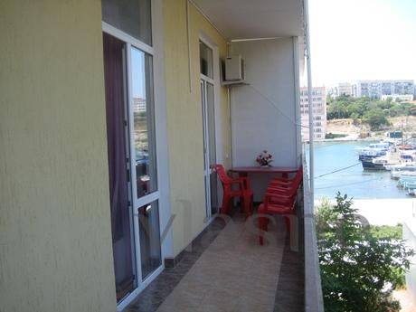 Körfezin kıyısında yeni bir kopeck parça, Sevastopol - günlük kira için daire