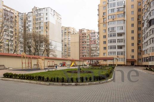 Двухкомнатная квартира с Оленем, Аркадия, Одесса - квартира посуточно