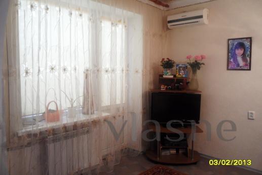 Affordable house with air conditioner, Yevpatoriya - apartment by the day