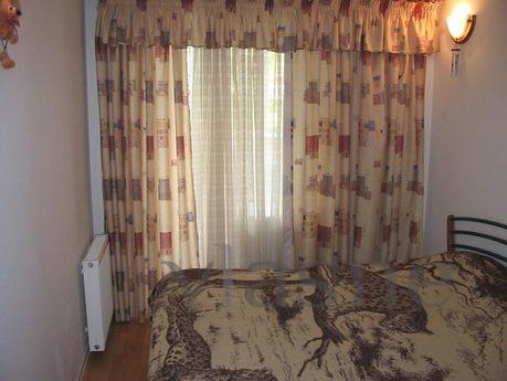 2-bedroom: Artema St 59, Kyiv - günlük kira için daire