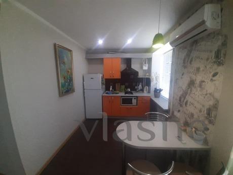 Rent 1-room studio apartment CENTER, Berdiansk - apartment by the day
