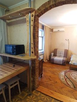 Po remoncie, niedaleko Svyatoshyn, Kyiv - mieszkanie po dobowo
