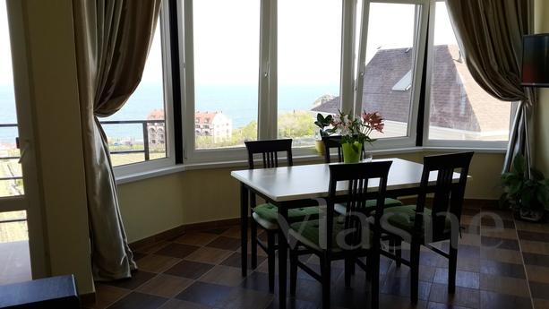 Deniz manzaralı 2 yatak odalı daireler., Yalta - günlük kira için daire