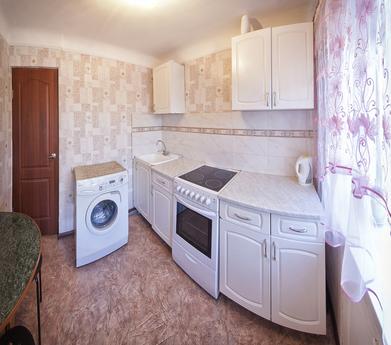 clean and cozy apartment, Novosibirsk - günlük kira için daire