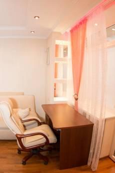 2-bedroom apartment on Voroshilovsk, Rostov-on-Don - günlük kira için daire