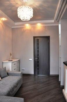 VIP-class apartment in the city center!, Odessa - apartment by the day