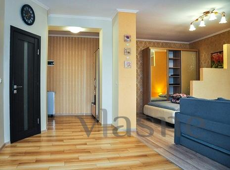 Центр Нова 1-кімнатна біля кафе 'Moloko', Мукачево - квартира посуточно