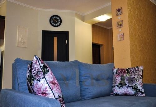 Центр Нова 1-кімнатна біля кафе 'Moloko', Мукачево - квартира посуточно