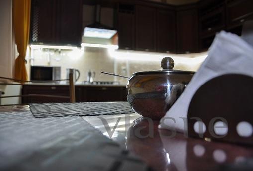 Центр Нова 1-кімнатна біля кафе 'Moloko', Мукачево - квартира посуточно