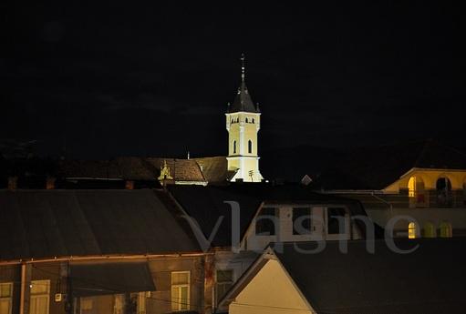 Центр Нова 1-кімнатна біля кафе 'Moloko', Мукачево - квартира посуточно