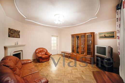 Comfortable spacious two bedroom apartment in the city cente
