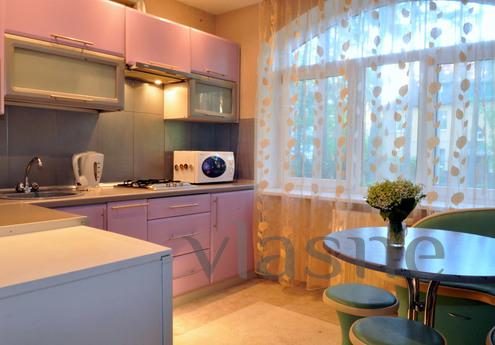 2-bedroom apartment in Omsk, Omsk - günlük kira için daire
