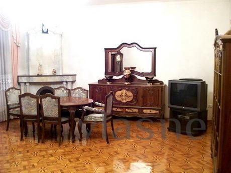 Two bedroom for rent in the center of Ba, Baku - günlük kira için daire