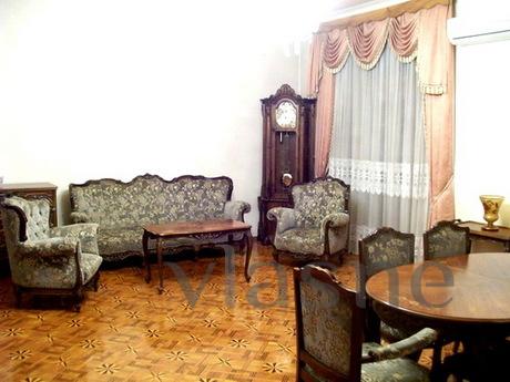 Two bedroom for rent in the center of Ba, Baku - günlük kira için daire