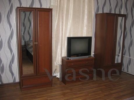 2 bedroom apartment on the Host On, Kherson - apartment by the day