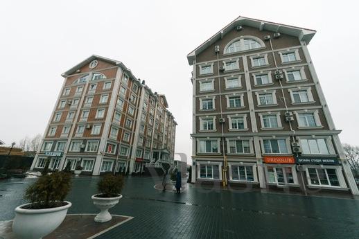 Loft tarzı tasarımcı evi, Kyiv - günlük kira için daire