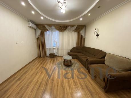 Luxury 2-bedroom apartment with WI-FI!, Dnipro (Dnipropetrovsk) - apartment by the day