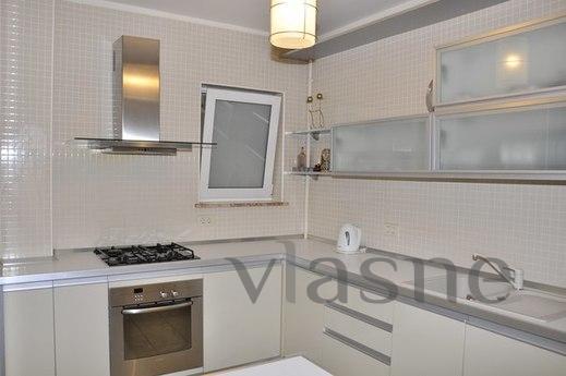 2 BR Apartment  for rent in new house, Odessa - günlük kira için daire