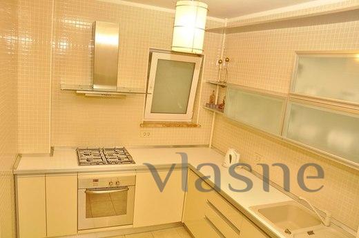 2 BR Apartment  for rent in new house, Odessa - günlük kira için daire