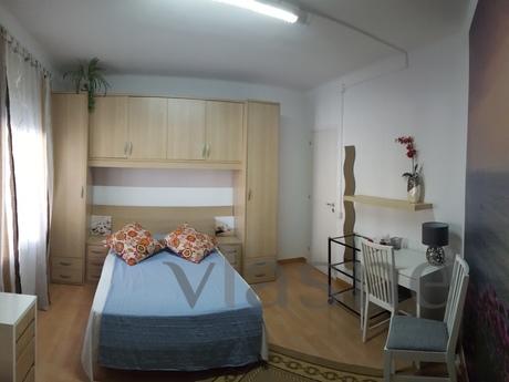 Rent a room in a spacious and fully equipped 4-room apartmen
