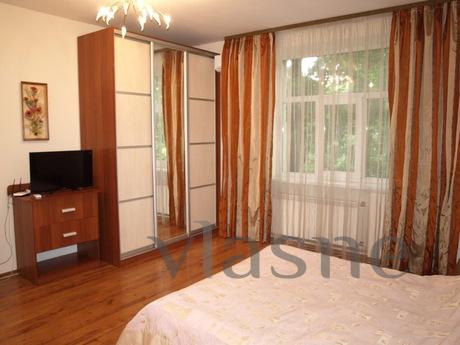 2 bedroom apartment in the center, Kharkiv - apartment by the day