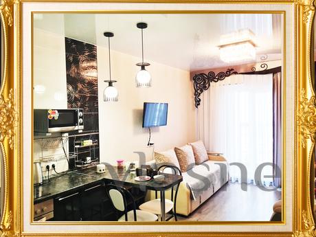 VINTAGE AND ATMOSPHERIC APARTMENT, VIEW OF THE CITY FROM A B