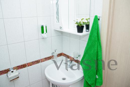 LIVE COMFORTABLY AND BE IN THE CENTER OF, Novosibirsk - apartment by the day