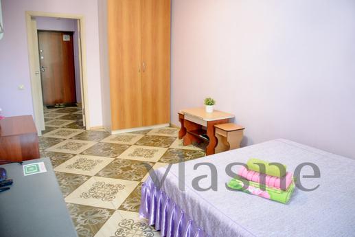 LIVE COMFORTABLY AND BE IN THE CENTER OF, Novosibirsk - apartment by the day