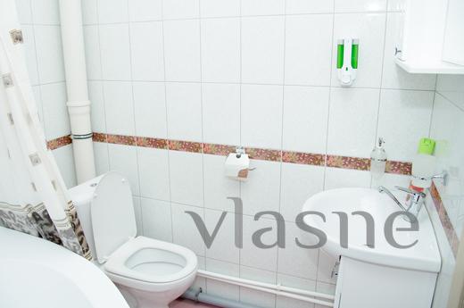 LIVE COMFORTABLY AND BE IN THE CENTER OF, Novosibirsk - apartment by the day