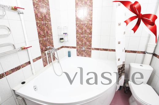 LIVE COMFORTABLY AND BE IN THE CENTER OF, Novosibirsk - apartment by the day