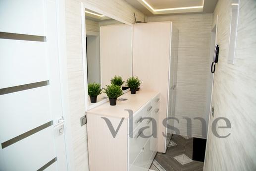 THIS APARTMENT WILL NOT LEAVE YOU INDIVI, Novosibirsk - apartment by the day