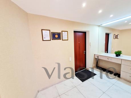 ШИКАРНОЕ ПРОЖИВАНИЕ С ВИДОМ НА РЕКУ, Новосибирск - квартира посуточно