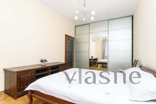 Excellent apartment renovated Pechersk, Kyiv - apartment by the day