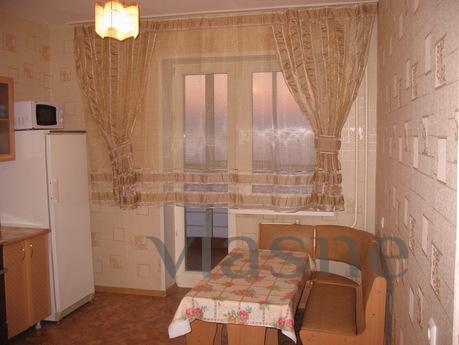 1 room apartment on the  Pilots, Krasnoyarsk - günlük kira için daire