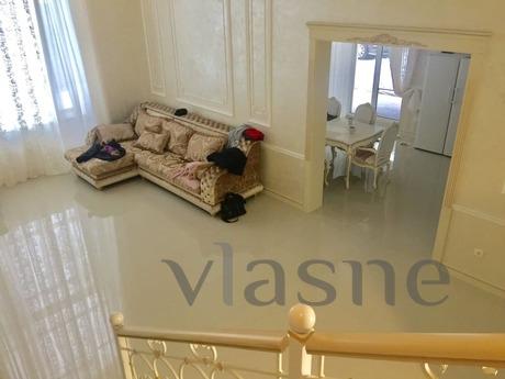 House 230 square meters 2 floors, Mizhhiria - apartment by the day