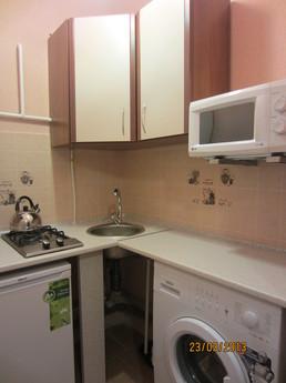 Own apartment in the center, Simferopol - apartment by the day