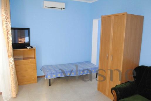 I rent rooms in 3 minutes from the beach, Alupka - apartment by the day