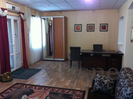 Suvorova Apartment Center, Kherson - apartment by the day