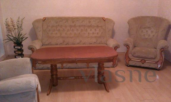 In the center of town overlooking the Maidan. 2 +2 beds. Pla
